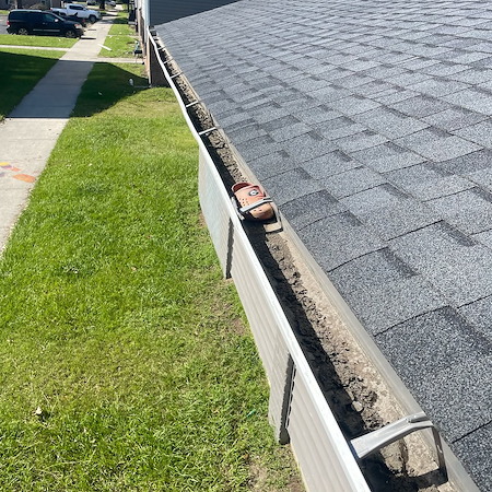 Gutter Cleaning in Savannah: How Often Should You Clean Gutters Near the Coast?