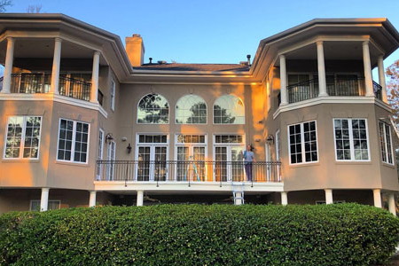 Streak-Free Coastal Views: Professional Window Cleaning for Humid Climates